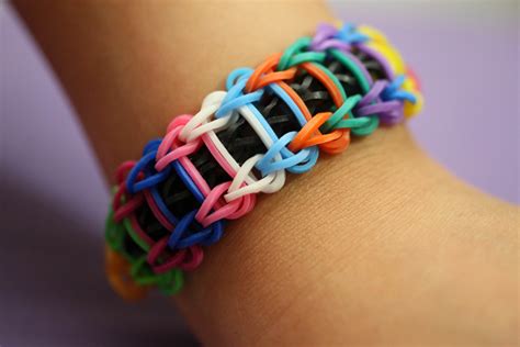 Begin by placing 3 "A" or red colored bands vertically on the loom in 3 figure eight patterns. . Rainbow loom bracelets